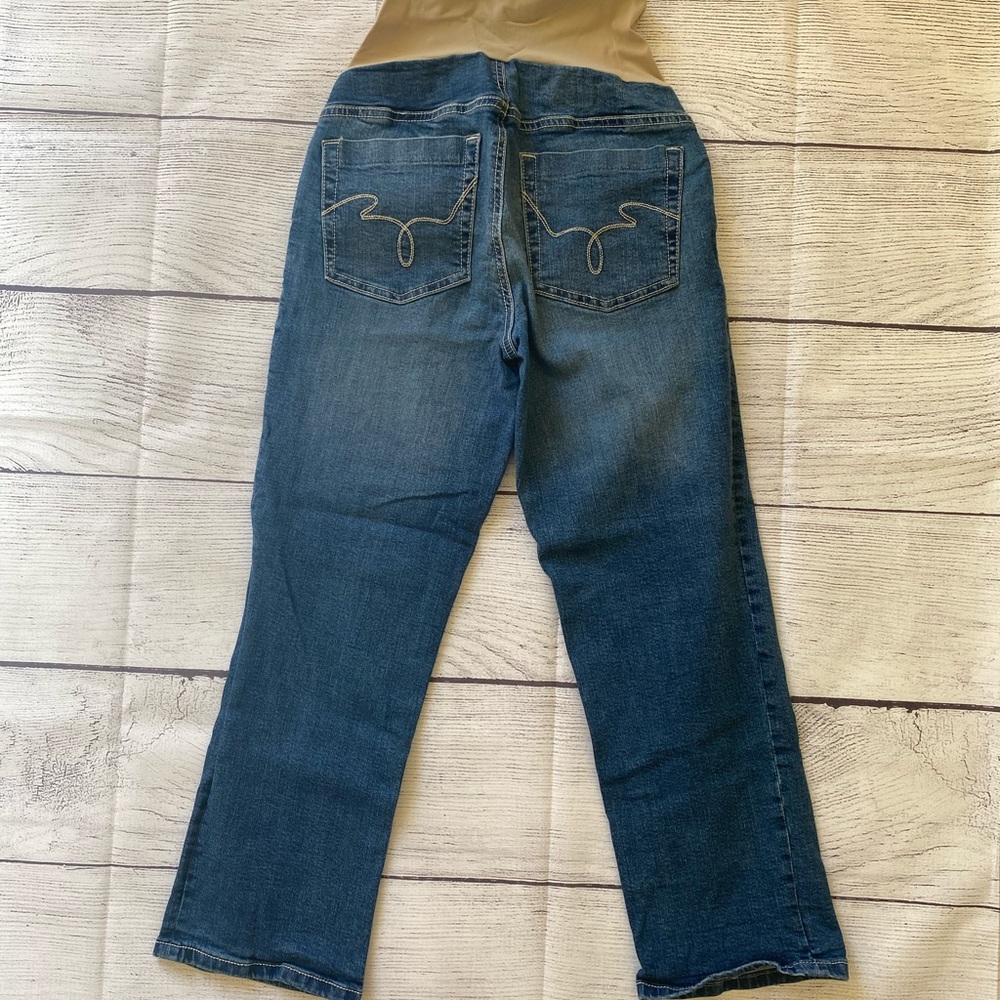 Maternity capris - Picture 2 of 3